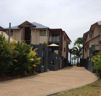 Beach House Apartment 1 - Australia Accommodation