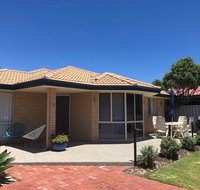 Beach House by the bay - Australia Accommodation