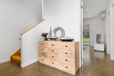 Beach Road Luxury With Ocean Views - Australia Accommodation 3