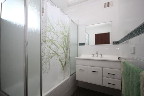 BEACHFRONT 3- 3/12 Bundella Ave LC - Australia Accommodation 2