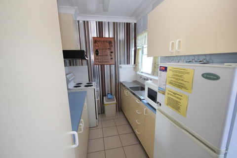 BEACHFRONT 3- 3/12 Bundella Ave LC - Australia Accommodation 1