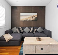 BEACHFRONT APARTMENT // DREAM LOCATION // CLOEY2 - Australia Accommodation