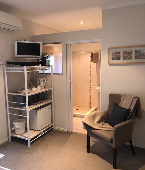Beachhouse Bed And Breakfast - Australia Accommodation 3