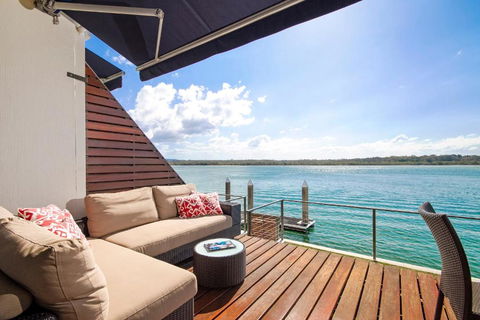 Riverfront Apartment, Perfect Location - Australia Accommodation 3