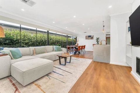 Redbrick Retreat - Generous Coastal Escape - Australia Accommodation 0