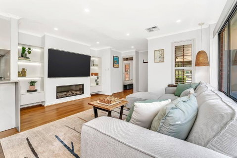 Redbrick Retreat - Generous Coastal Escape - Australia Accommodation 1