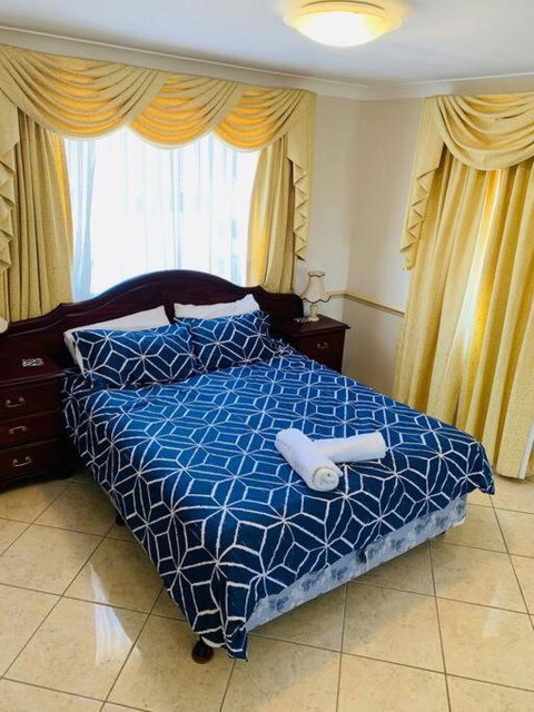 Redcliffe Villa - Australia Accommodation 1