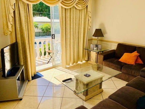 Redcliffe Villa - Australia Accommodation 3