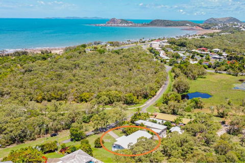 RELAX @48 CLOSE TO BEACH Sleeps 7 - Australia Accommodation 0