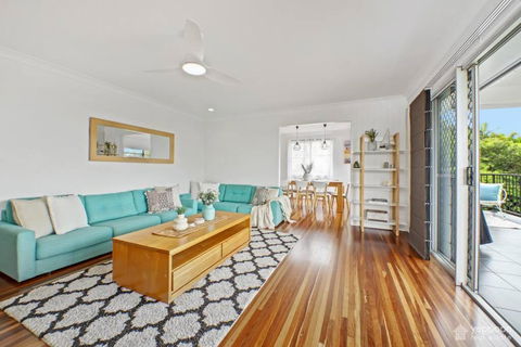 RELAX @48 CLOSE TO BEACH Sleeps 7 - Australia Accommodation 2