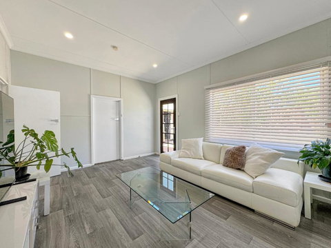 Relax At Gossan - Australia Accommodation 3