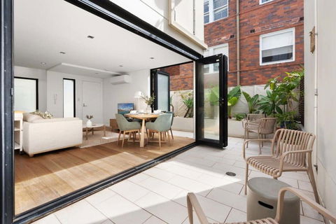 Relaxed Beachside Townhouse - Australia Accommodation 2