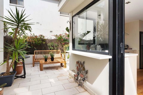 Relaxed Beachside Townhouse - Australia Accommodation 3
