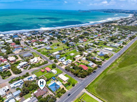 Relaxed Family Beach House - No Linen Included - Australia Accommodation 0