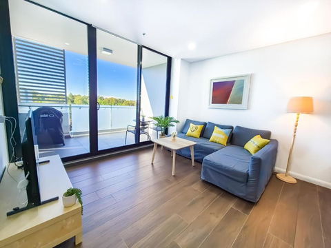 Relaxing 1BR W Pools & SPA, Gym In Olympic Park - Australia Accommodation 1