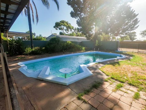 Renovated 3BD With Pool And Spa Bath - Australia Accommodation 0