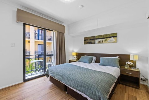 Renovated Family Apartment With Pool & WiFi - Australia Accommodation 2