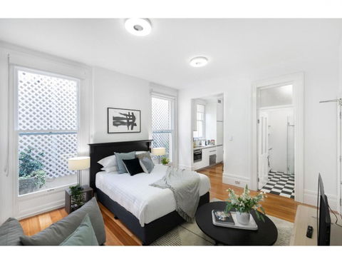Renovated Studio In Bohemian Area Close To City - Australia Accommodation 2