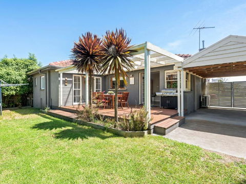 Resarf Retreat - Australia Accommodation 0