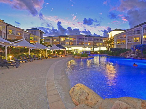 RESORT ON THE BEACH 2214/2215 - Australia Accommodation 0