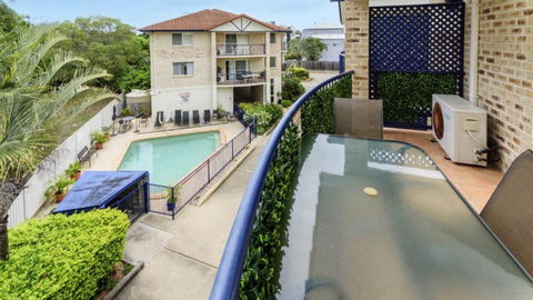 Resort Style Unit Across From The Water - Australia Accommodation 0