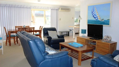 Rest At The Nest On Booner - Australia Accommodation 1