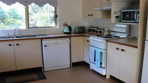 Rest At The Nest On Booner - Australia Accommodation 3