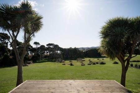 Retreat By The River - Views Wi-fi & Parking - Australia Accommodation 2