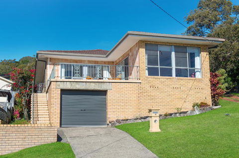 Retro Beach House - Australia Accommodation 1