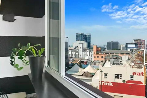 Retro Chic Vibes, Tropical Pool & Prime Location - Australia Accommodation 2