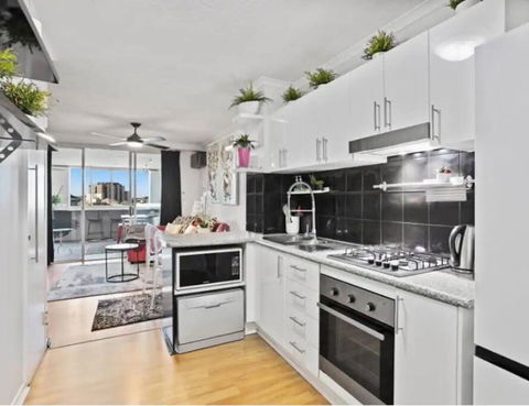 Retro Chic Vibes, Tropical Pool & Prime Location - Australia Accommodation 3