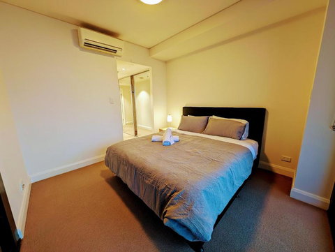 Rhodes Two Bedroom Apartment With Fantastic Water View - Australia Accommodation 1