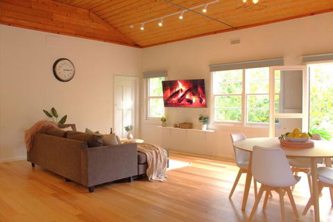 River Lea Cottage - Australia Accommodation 1