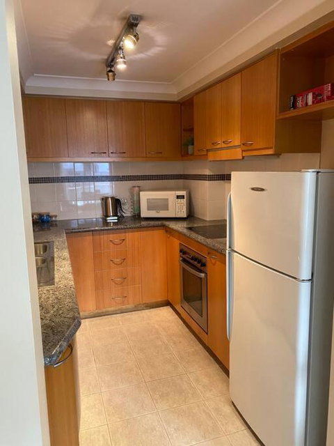 RIVERSIDE CITY VIEW PARKING NETFLIX WIFI WINE FREE - Australia Accommodation 2