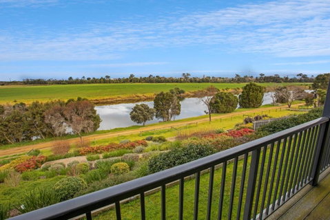 Riverside Haven - Australia Accommodation 3