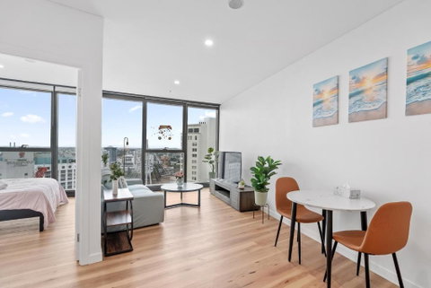 RiverViews 1BR 1BA Skytower Apt With Pool, Gym, Sauna - Australia Accommodation 0