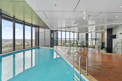 RiverViews 1BR 1BA Skytower Apt With Pool, Gym, Sauna - Australia Accommodation 3
