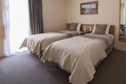 Redhill Cooma Motor Inn - Australia Accommodation 1