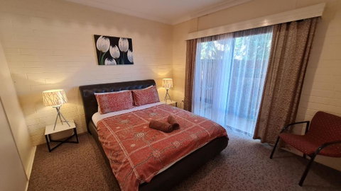 Rise N Shine - Affordable 50sqm Garden Apartment - Australia Accommodation 1