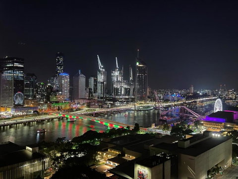 Riverview Haven Prime Spot For NY Fireworks - Australia Accommodation 1