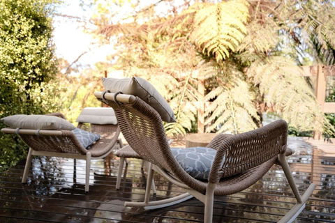 Romantic Garden Cottage With Home Cinema - Australia Accommodation 2