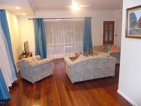 Rural Ambience With Netflix - Australia Accommodation 3