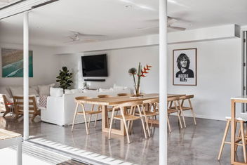 Sanctuary Spaces - Lomani Eleven with Australia Accommodation