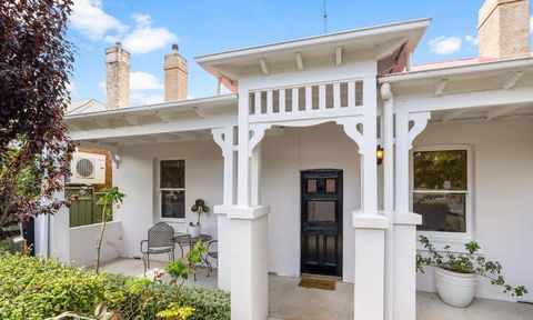Roseland Cottage - CBD Heritage - Australia Accommodation 0