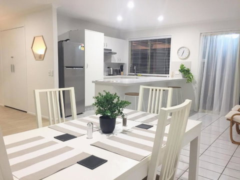 Robin Joy - Australia Accommodation 0