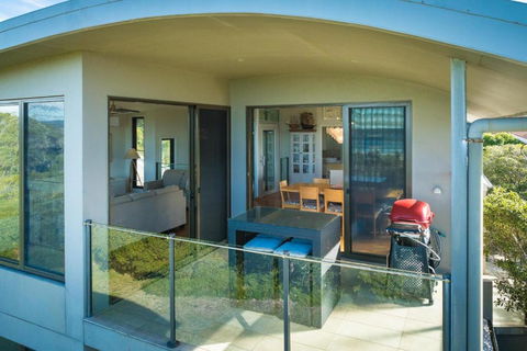 Rolling Waves 3 - Beach Access & Pet Friendly! - Australia Accommodation 2