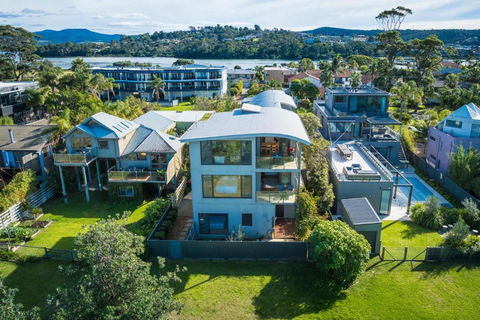 Rolling Waves 3 - Beach Access & Pet Friendly! - Australia Accommodation 1