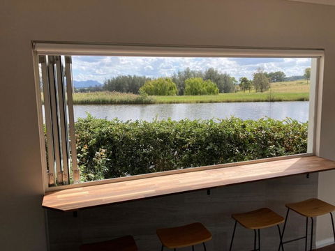 Romantic Lakehouse Set In A Private Vineyard In The Hunter Valley - Australia Accommodation 3