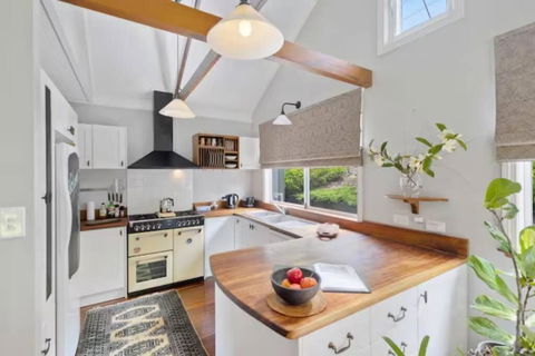 Romantic Lakeview Cottage - Australia Accommodation 2
