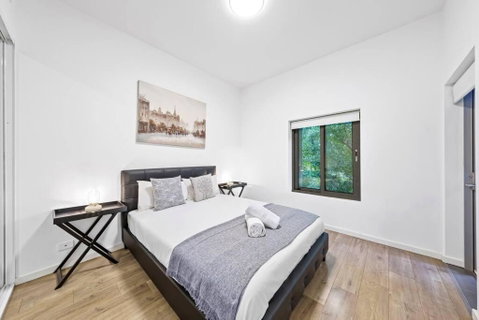 Rooftop 2 Bed Apt With Terrace At Newtown MHS - Australia Accommodation 1